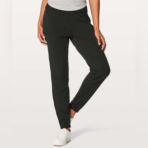 Lululemon Free To Roam Jogger Size 6